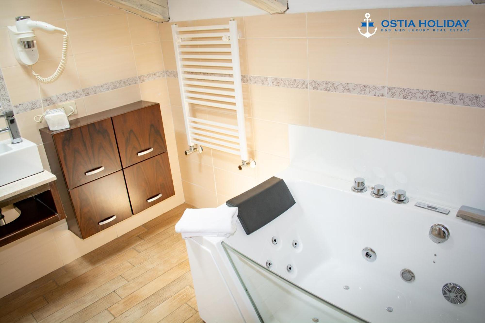 Ostia Holiday Greed Palace Dış mekan fotoğraf