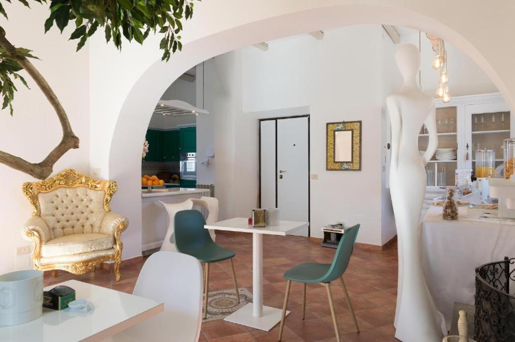 Ostia Holiday Greed Palace Dış mekan fotoğraf